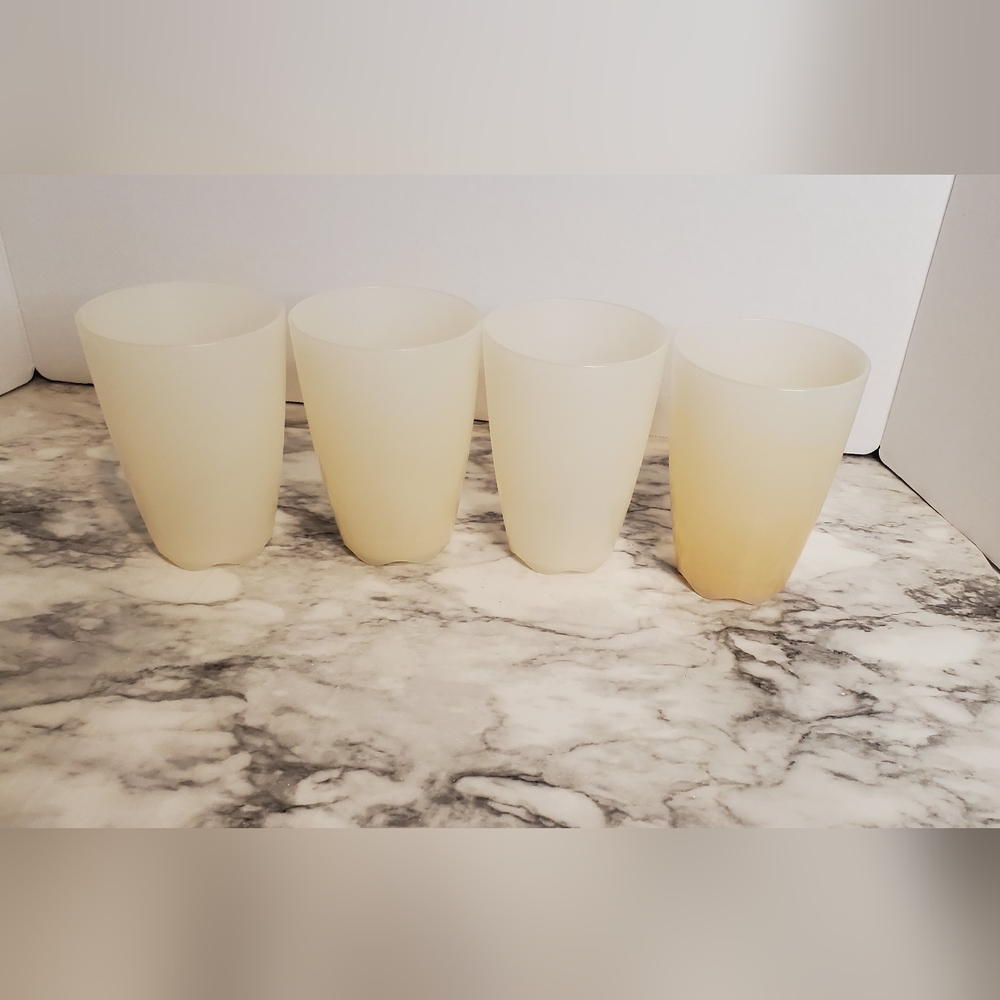 Vintage white tupperware cups tumblers